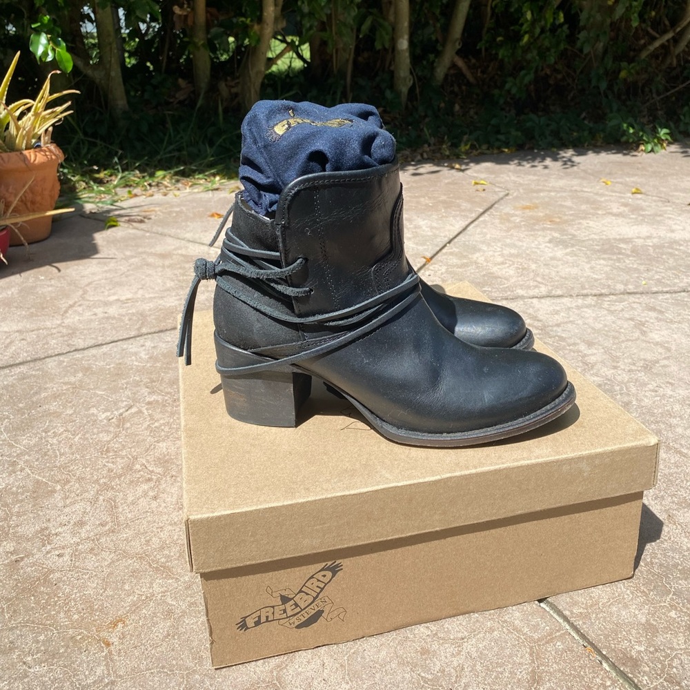 FREEBIRD by Steve Madden Casey Boots Sz 10